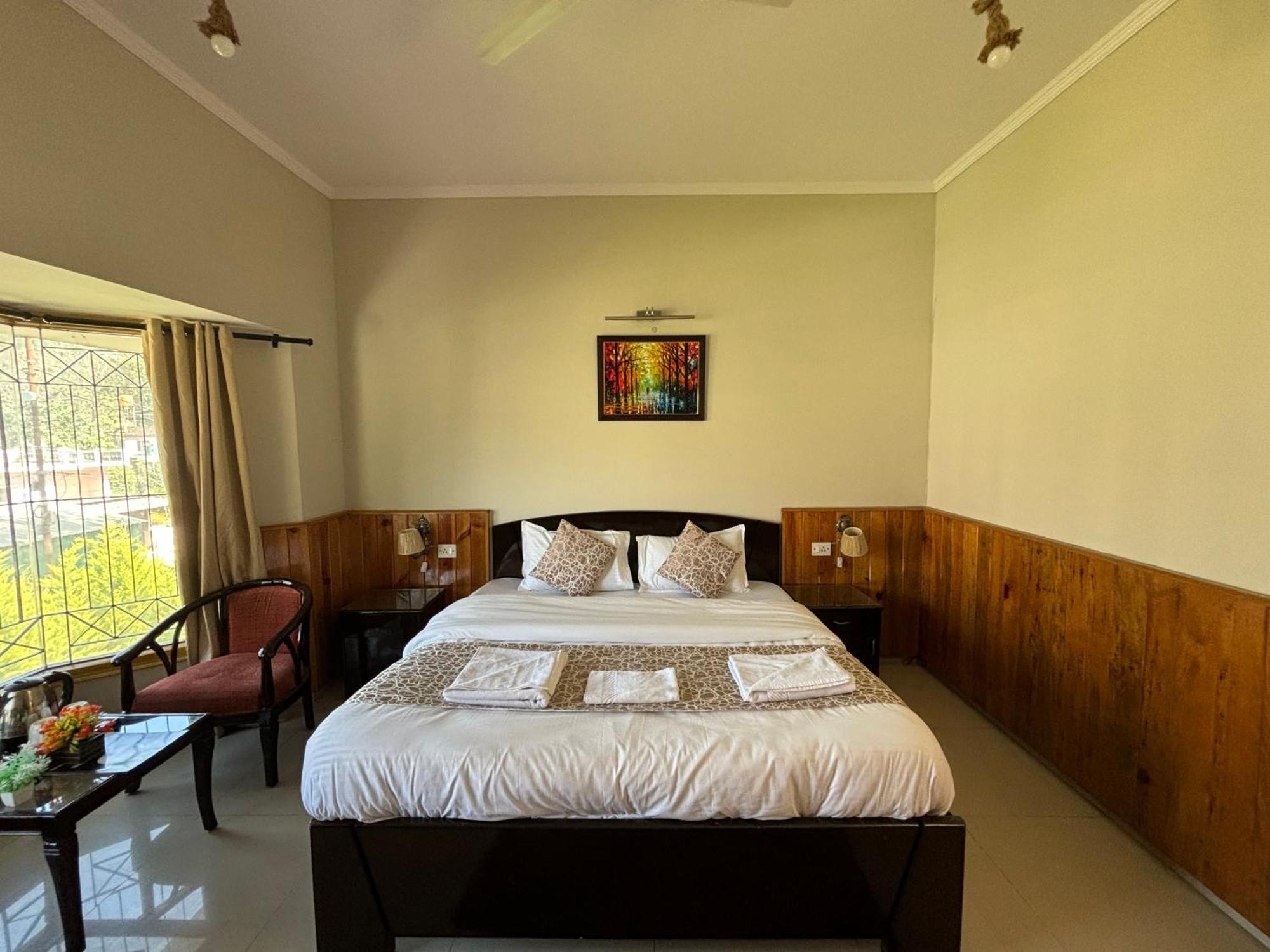 Ivy The Boutique Hotel Near Neem Karoli Temple ナイニタール エクステリア 写真
