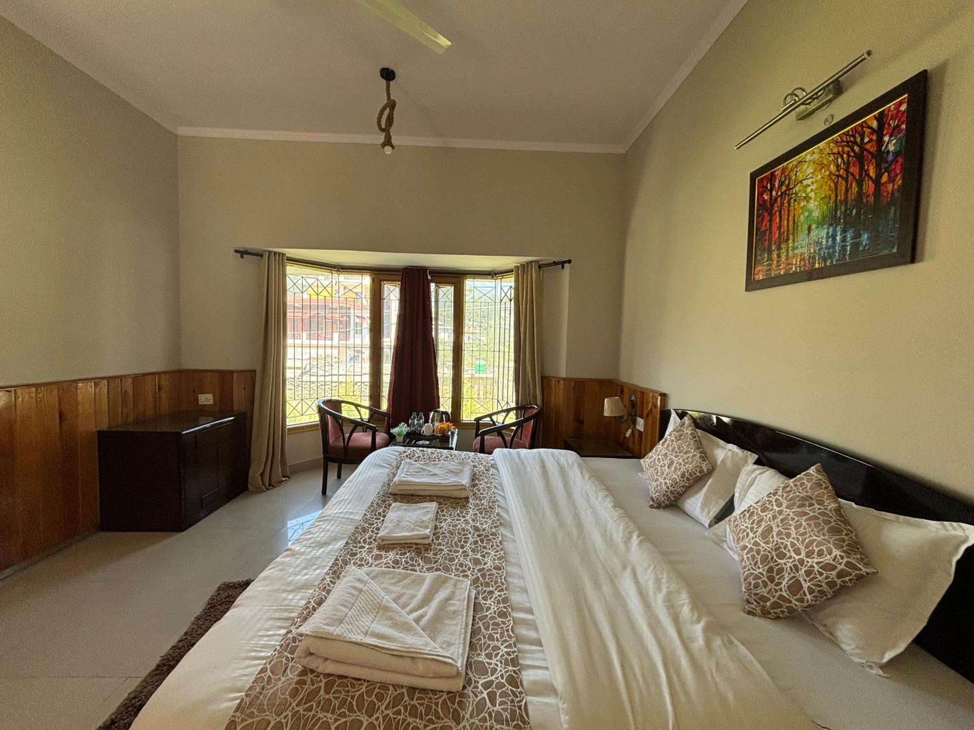 Ivy The Boutique Hotel Near Neem Karoli Temple ナイニタール エクステリア 写真